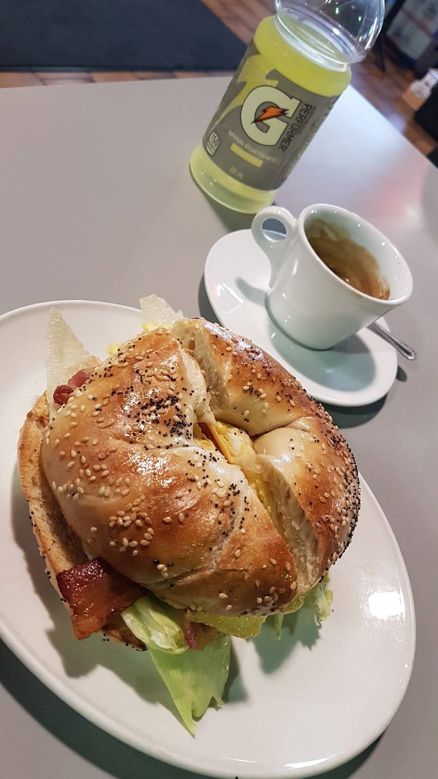 Junnios Italian Restaurant | restaurant | 40 Bradwick Dr, Concord, ON L4K 3N7, Canada | 9056696089 OR +1 905-669-6089