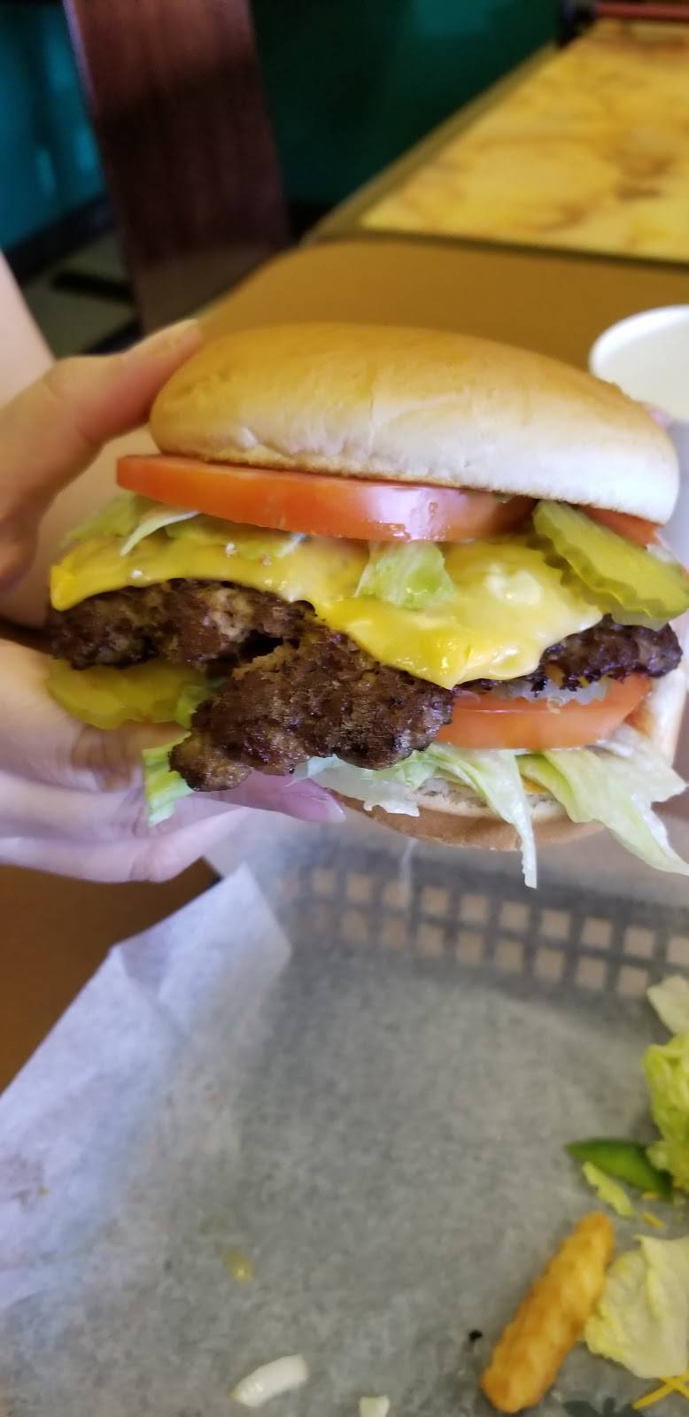 Burger And Shake | restaurant | 66 S 400 Center Ln #175, Dawsonville, GA 30534, USA | 7062160083 OR +1 706-216-0083