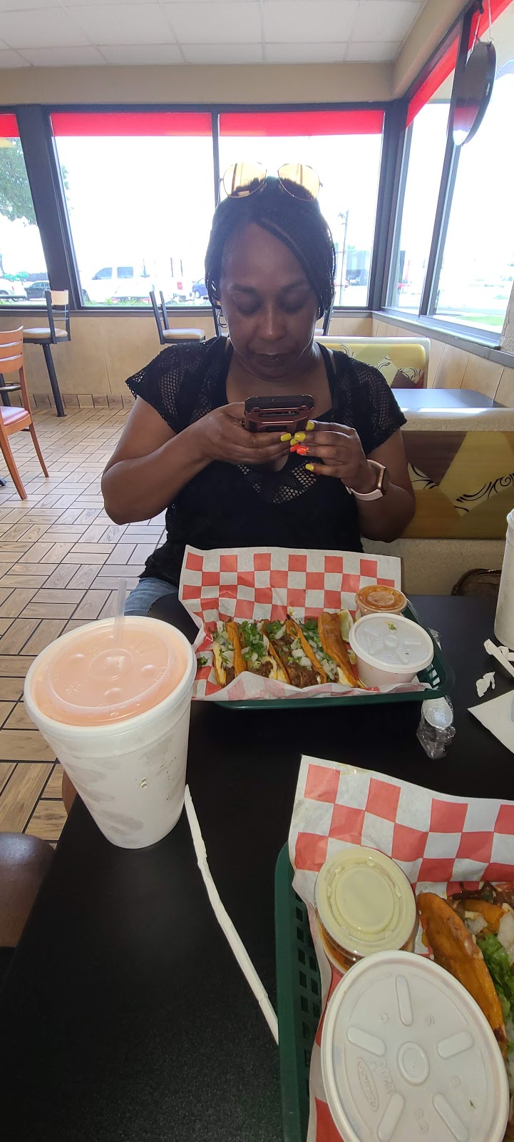 Lupitas Mexican Kitchen | restaurant | 6890 Pensacola Blvd, Pensacola, FL 32505, USA | 8508578920 OR +1 850-857-8920