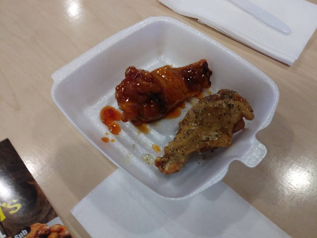 Wing Daddy’s Grill | restaurant | 3410 S Lancaster Rd, Dallas, TX 75216, USA | 4693990623 OR +1 469-399-0623