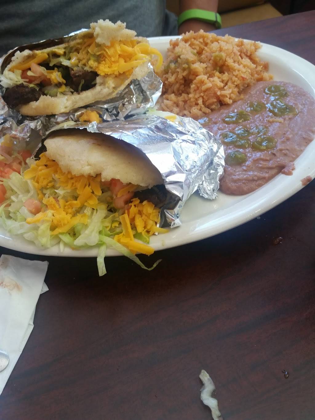 Tink A Tako 7 | restaurant | 703 US-90 E, Castroville, TX 78009, USA | 8305383970 OR +1 830-538-3970