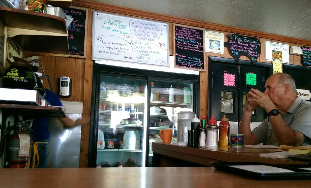 Country Inn Restaurants | restaurant | 4480 S Military Trail, Lake Worth, FL 33463, USA | 5619670450 OR +1 561-967-0450