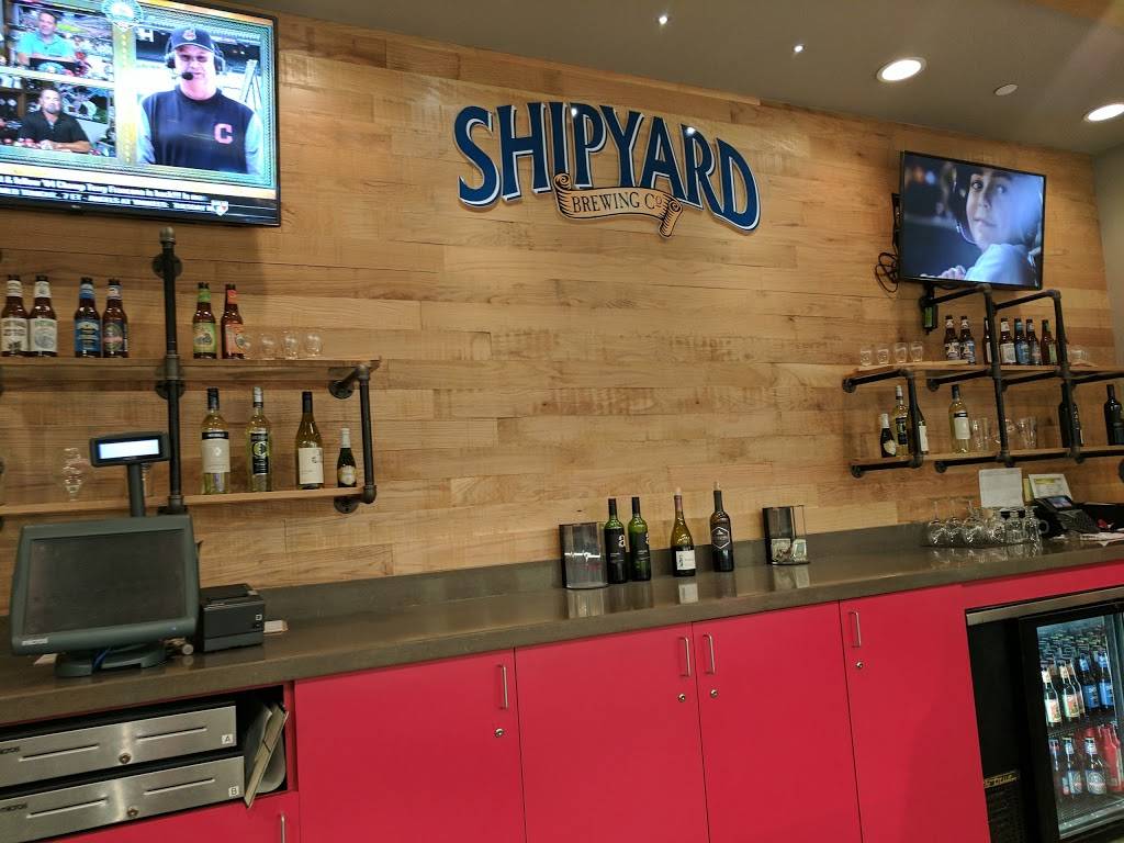 Shipyard Pub | restaurant | 2, 1 Airport Rd, Manchester, NH 03103, USA | 6036090475 OR +1 603-609-0475