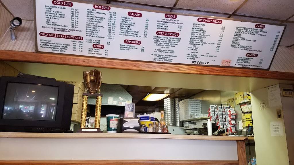 Johnnys Pizzeria | restaurant | 34 Main St, West Orange, NJ 07052, USA | 9737319505 OR +1 973-731-9505