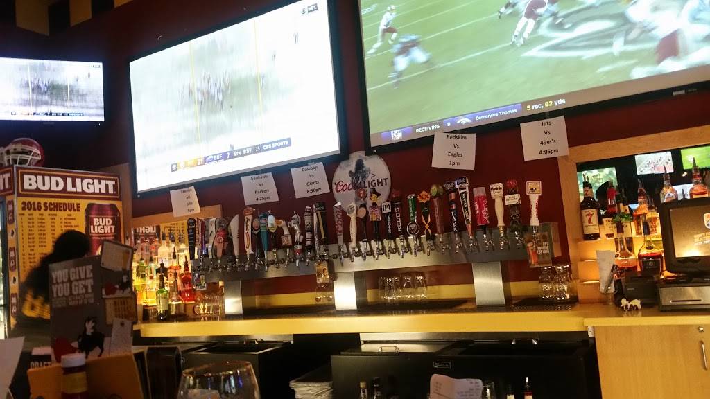 Buffalo Wild Wings | restaurant | 11215 Mall Cir, Waldorf, MD 20603, USA | 3018850614 OR +1 301-885-0614