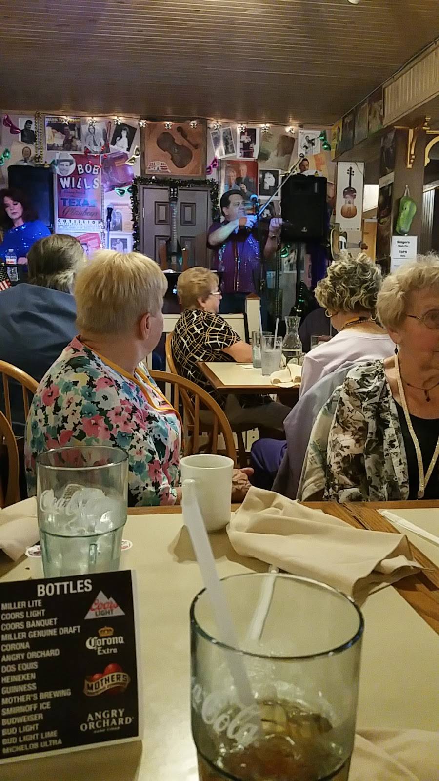 Wheelhouse Catfish & Wings | restaurant | 3100 Green Mountain Dr, Branson, MO 65616, USA | 4173320044 OR +1 417-332-0044