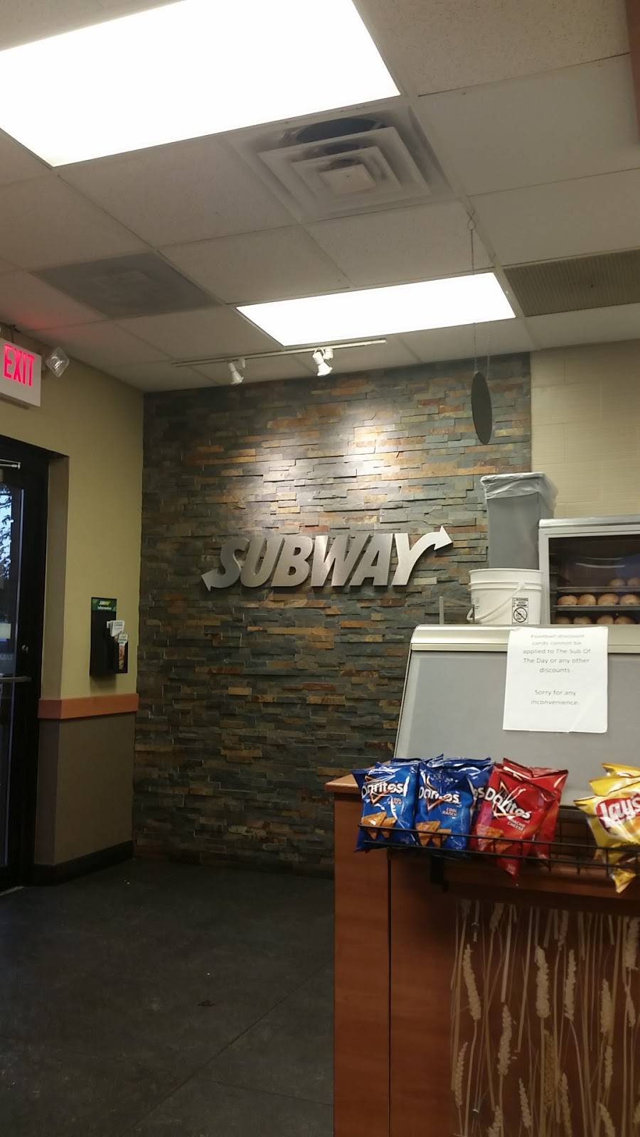 Subway | restaurant | 3929 Pelham St, Dearborn Heights, MI 48127, USA | 3132786306 OR +1 313-278-6306