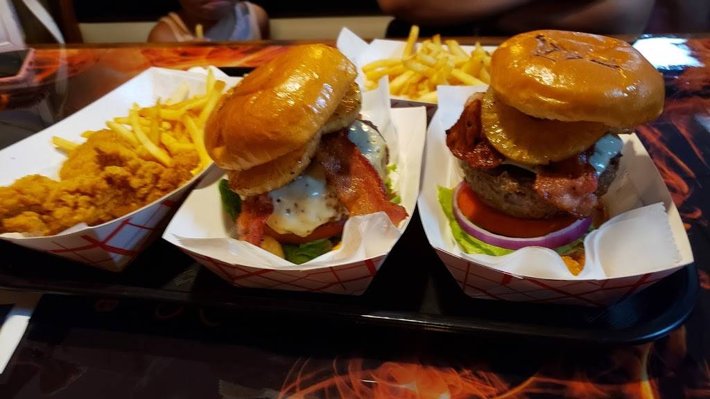 Burger Brothers House | restaurant | 4050 W 12th Ave, Hialeah, FL 33012, USA | 3053810683 OR +1 305-381-0683