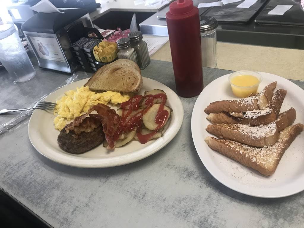 Knotty Pine Restaurant Llc | night club | 801 N Royal Ave, Front Royal, VA 22630, USA | 5406353064 OR +1 540-635-3064