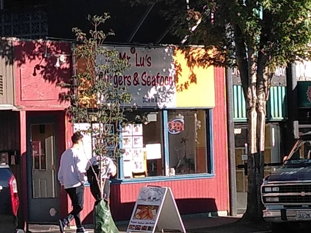 Mr Lus Seafood & Burgers | restaurant | 4752 The Ave, Seattle, WA 98105, USA | 2065250365 OR +1 206-525-0365