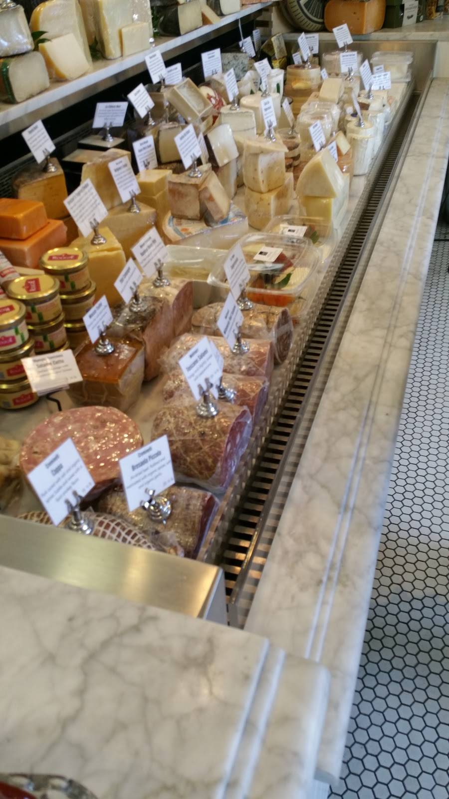 Joans on Third | restaurant | 12059 Ventura Pl, Studio City, CA 91604, USA | 8182013900 OR +1 818-201-3900