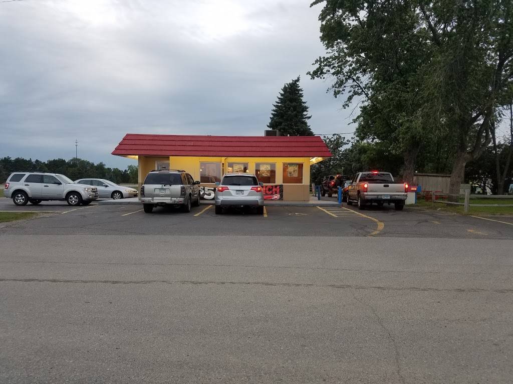 Dairy Queen Grill & Chill | restaurant | 624 S Cedar St, Royalton, MN 56373, USA | 3205848182 OR +1 320-584-8182