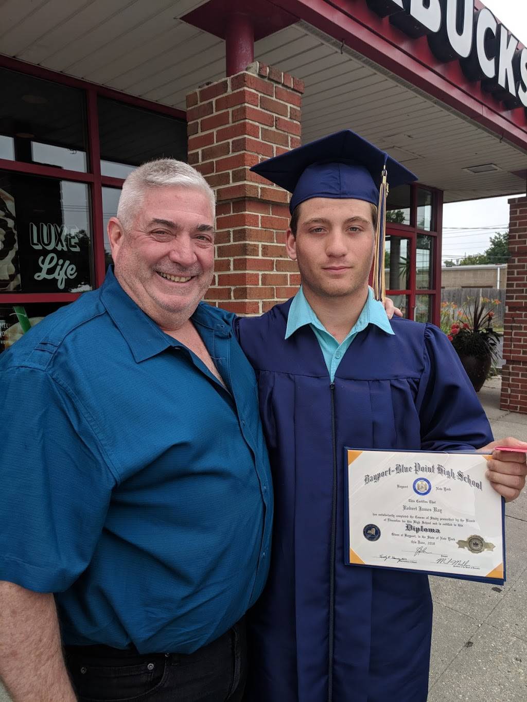 Starbucks | cafe | 911 Montauk Hwy, Bayport, NY 11705, USA | 6314720151 OR +1 631-472-0151