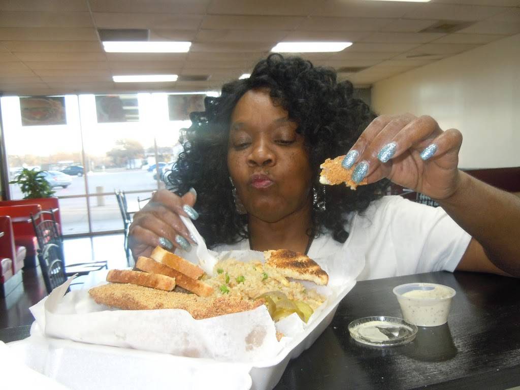 Rodeo Catfish and Wings | restaurant | 2223 Singleton Blvd #222, Dallas, TX 75212, USA | 2147580236 OR +1 214-758-0236