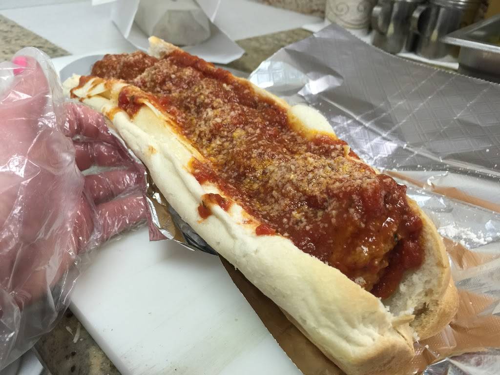 Lenas Sub Shop | meal takeaway | 9 Wenham St, Danvers, MA 01923, USA | 9787748413 OR +1 978-774-8413