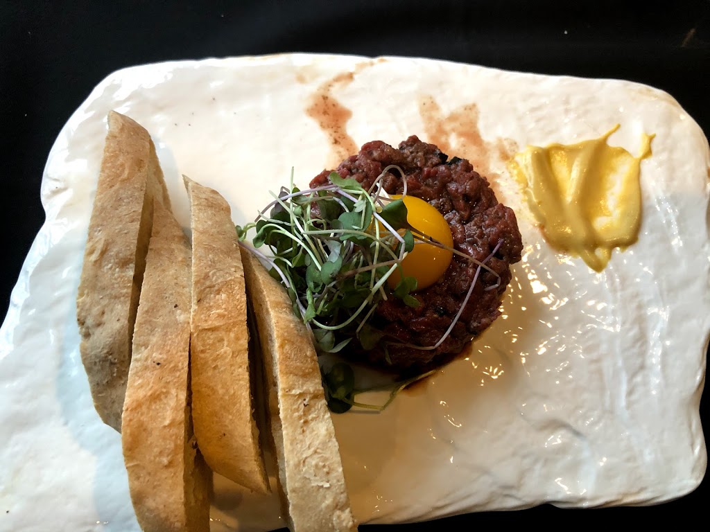 Nittolos Seafood & Social | restaurant | 104 Main St, Lake Leelanau, MI 49653, USA | 2319942400 OR +1 231-994-2400