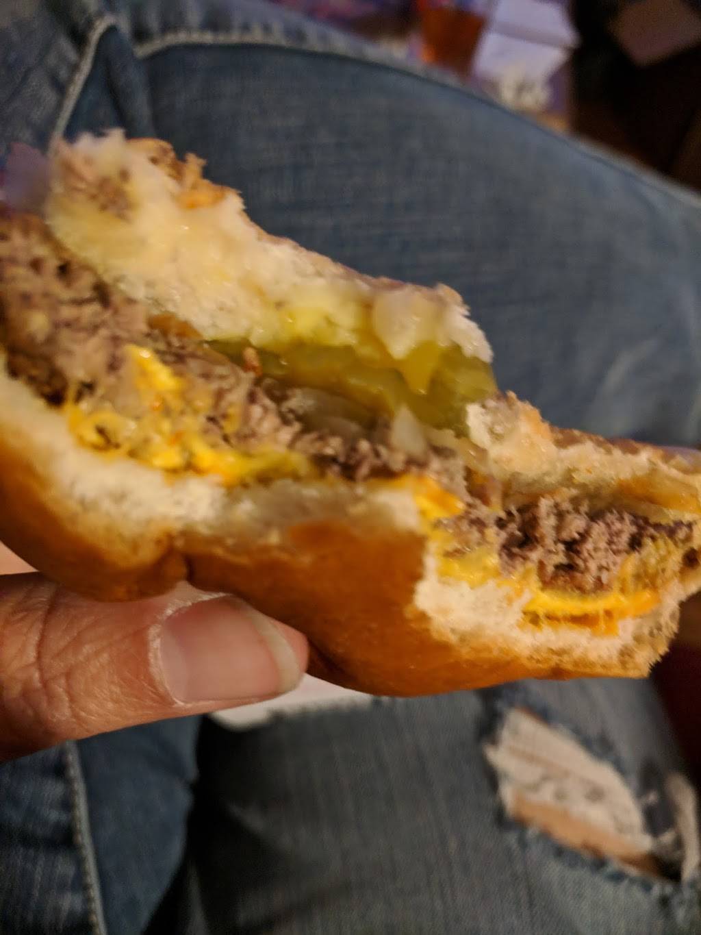 White Castle | restaurant | 6301 W Warren Ave, Detroit, MI 48210, USA | 3138978177 OR +1 313-897-8177