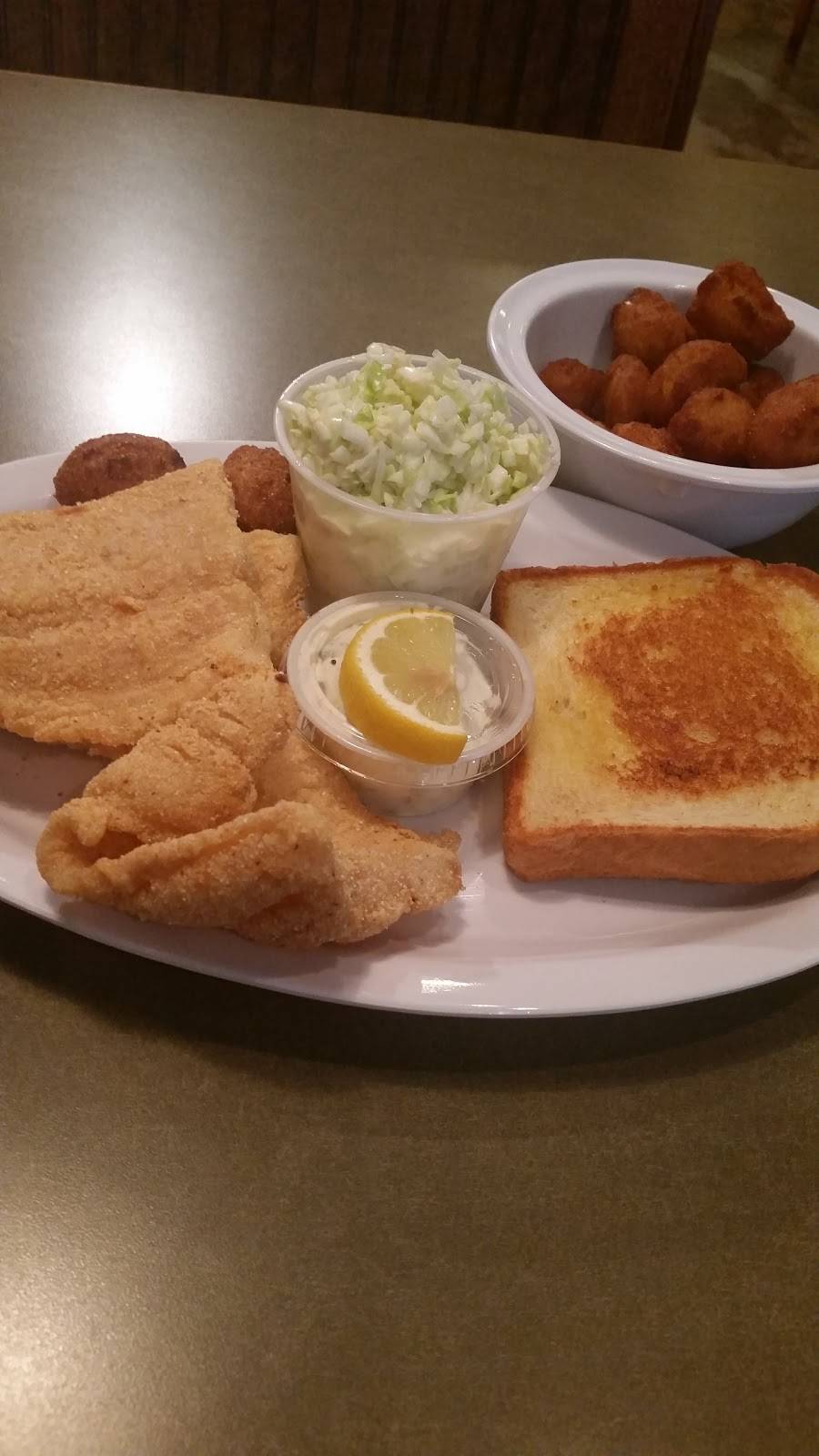 Curly Tails Barbeque | restaurant | 330 Old Bartow Eagle Lake Rd, Bartow, FL 33830, USA | 8635335685 OR +1 863-533-5685