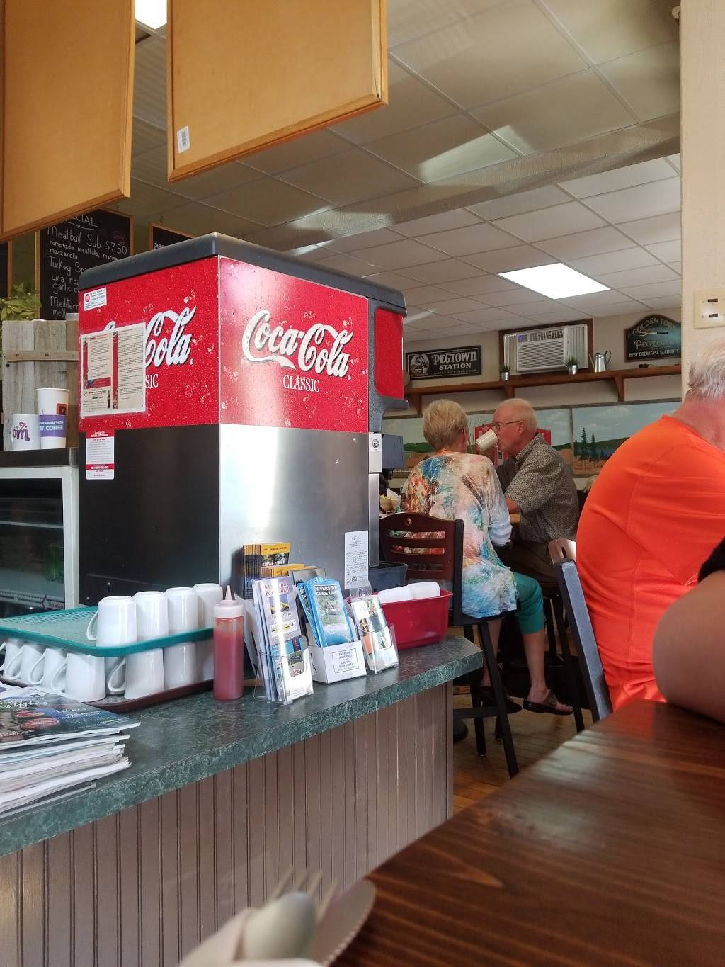 Pegtown Station | restaurant | 8654 S Maple City Rd, Maple City, MI 49664, USA | 2312286692 OR +1 231-228-6692