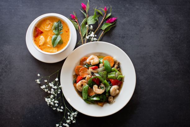 Red Moon Asian Cuisine | restaurant | 582 Prairie Center Dr, Eden Prairie, MN 55344, USA | 9529416556 OR +1 952-941-6556