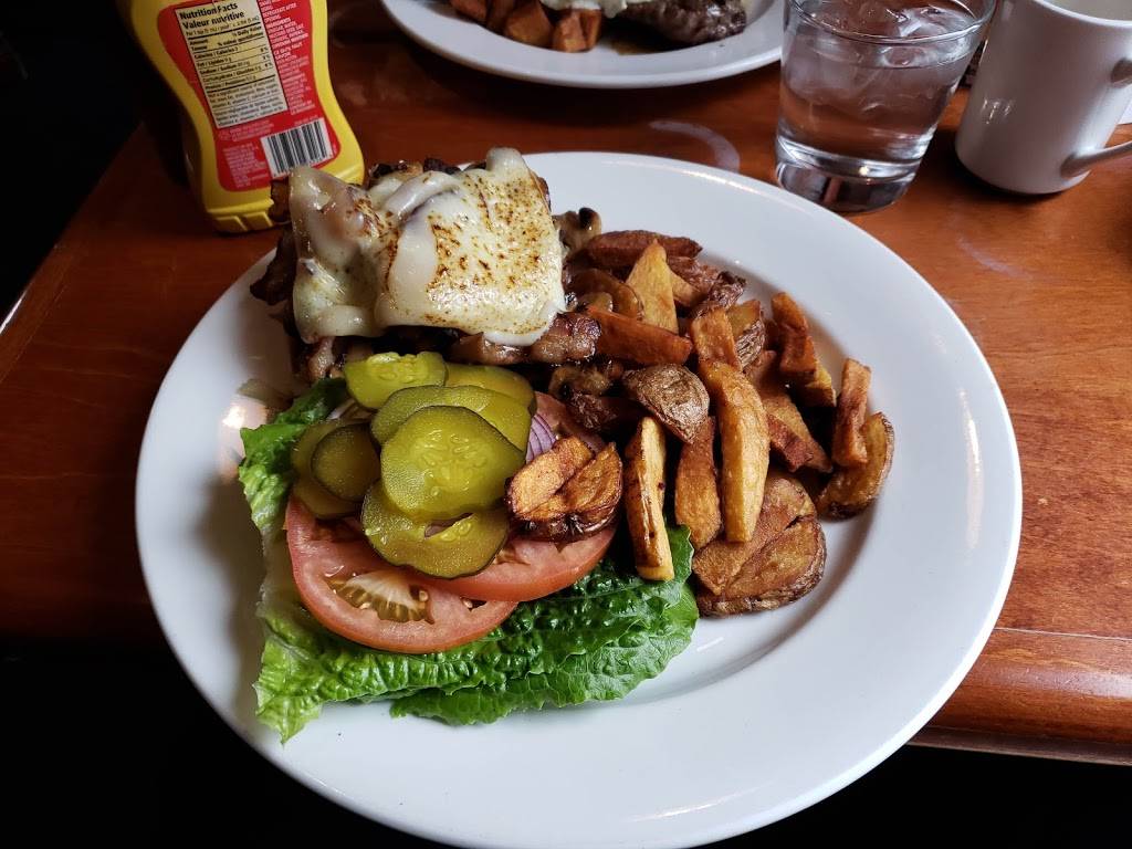 Red Cranberries Restaurant | restaurant | 601 Parliament St, Toronto, ON M4X 1P9, Canada | 4169256330 OR +1 416-925-6330