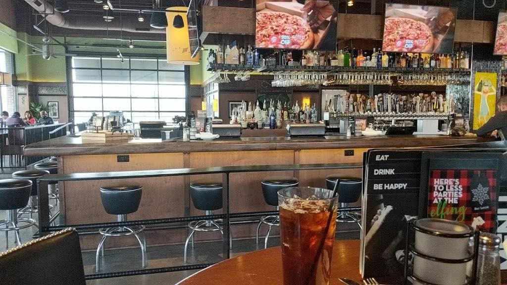 Bar Louie - Foundry Row | night club | 10080 Reisterstown Rd #20, Garrison, MD 21117, USA | 4437389880 OR +1 443-738-9880