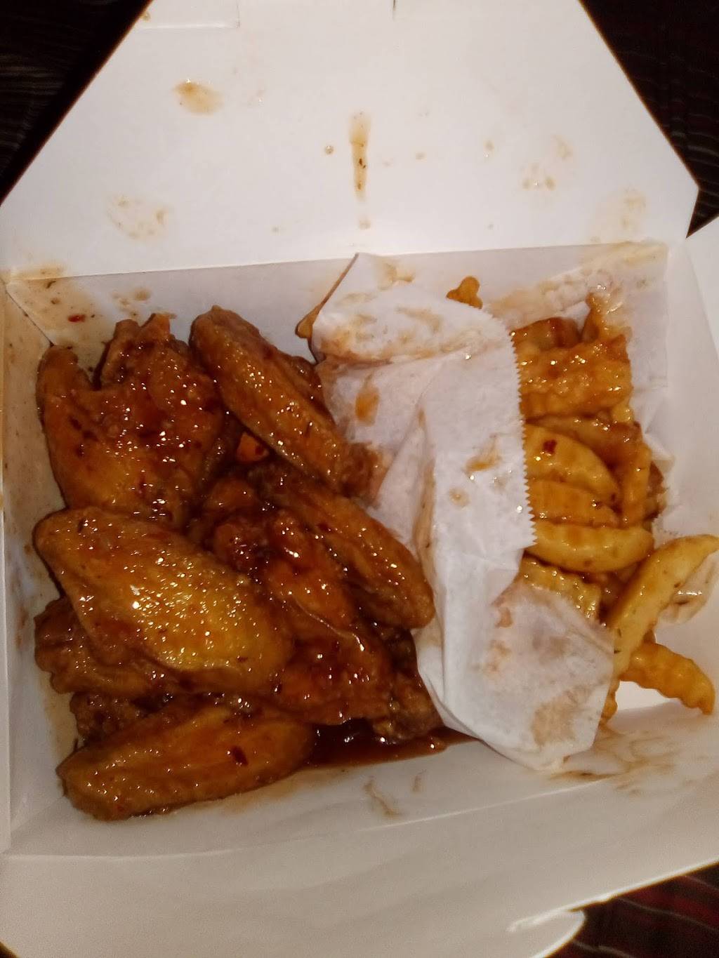 Golden Wingz | restaurant | 14655 Greenfield Rd, Detroit, MI 48227, USA | 3133978383 OR +1 313-397-8383