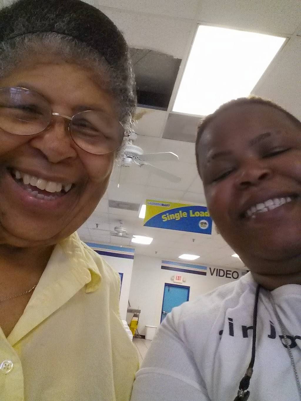 Montego Bay | restaurant | 1562 S French Ave, Sanford, FL 32771, USA | 4073200930 OR +1 407-320-0930