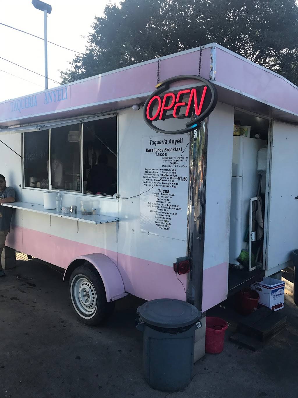 Taqueria Anyeli | restaurant | 916 W 32nd St, Austin, TX 78705, USA | 5126792540 OR +1 512-679-2540