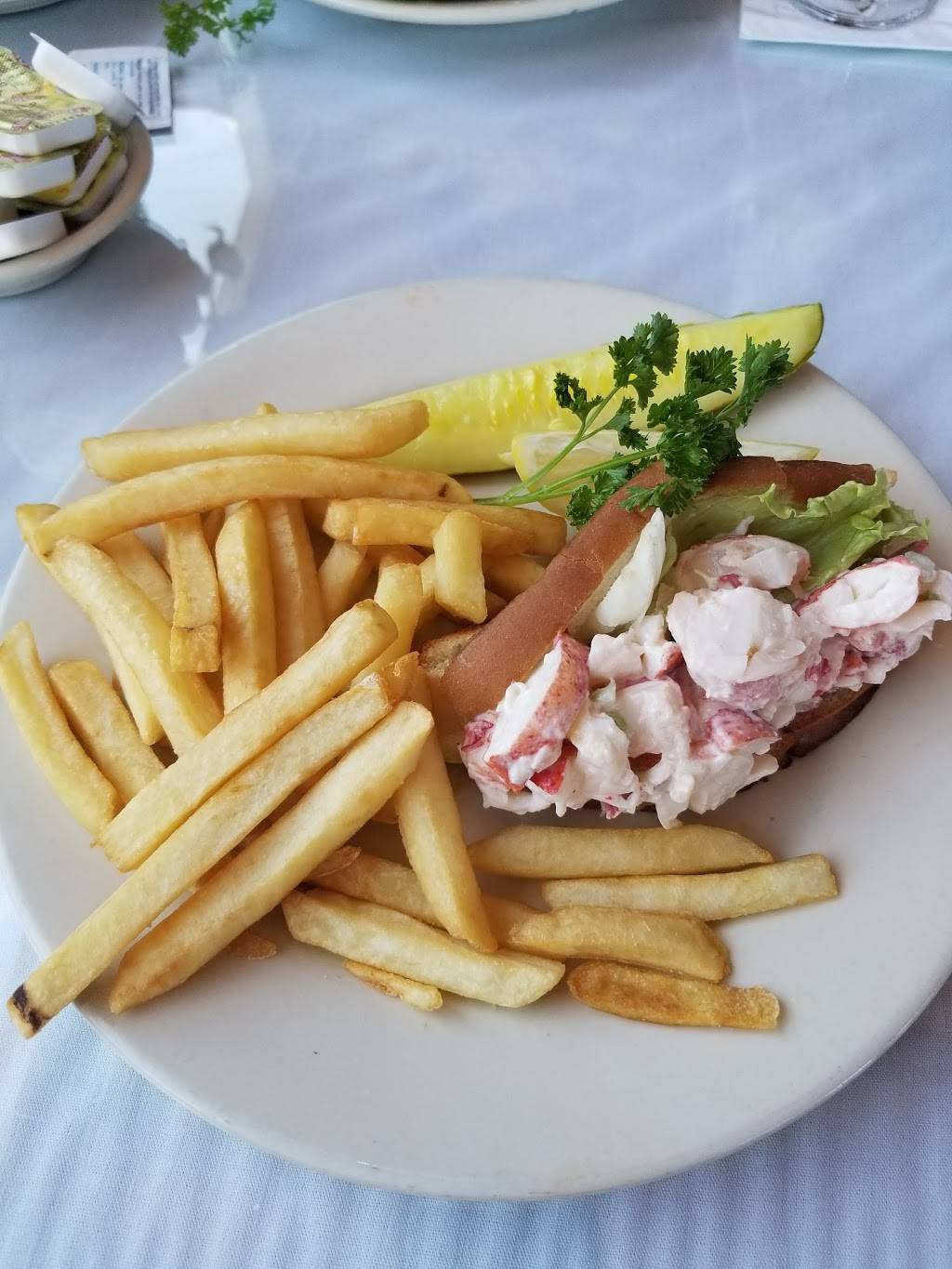 Isaacs | restaurant | 114 Water St, Plymouth, MA 02360, USA | 5088300001 OR +1 508-830-0001