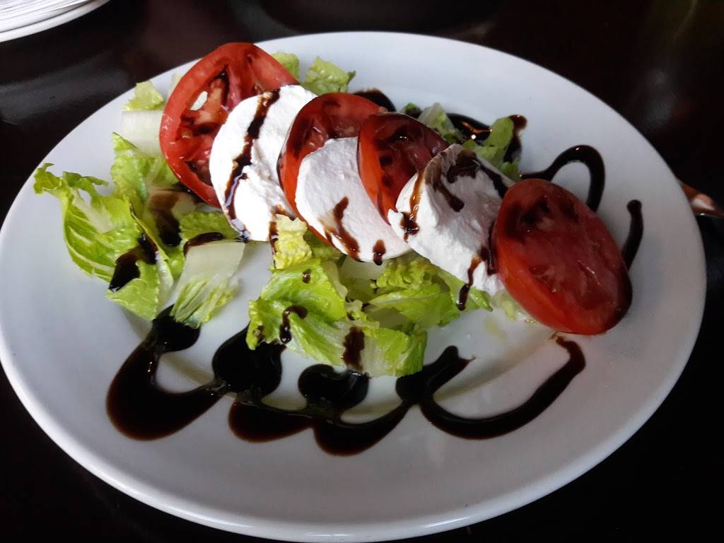 Strongs Brick Oven Pizzeria; Lawrenceburg | restaurant | 1 E High St, Lawrenceburg, IN 47025, USA | 8125392130 OR +1 812-539-2130