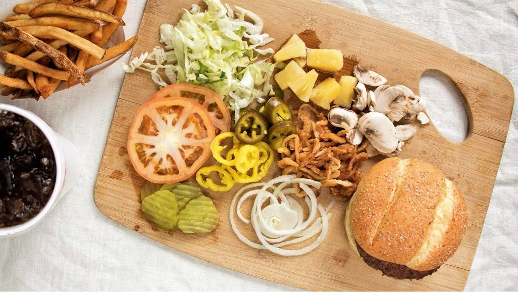 Mad Mikes Burgers & Fries | restaurant | 194 N Brookwood Ave, Hamilton, OH 45013, USA | 5138446453 OR +1 513-844-6453