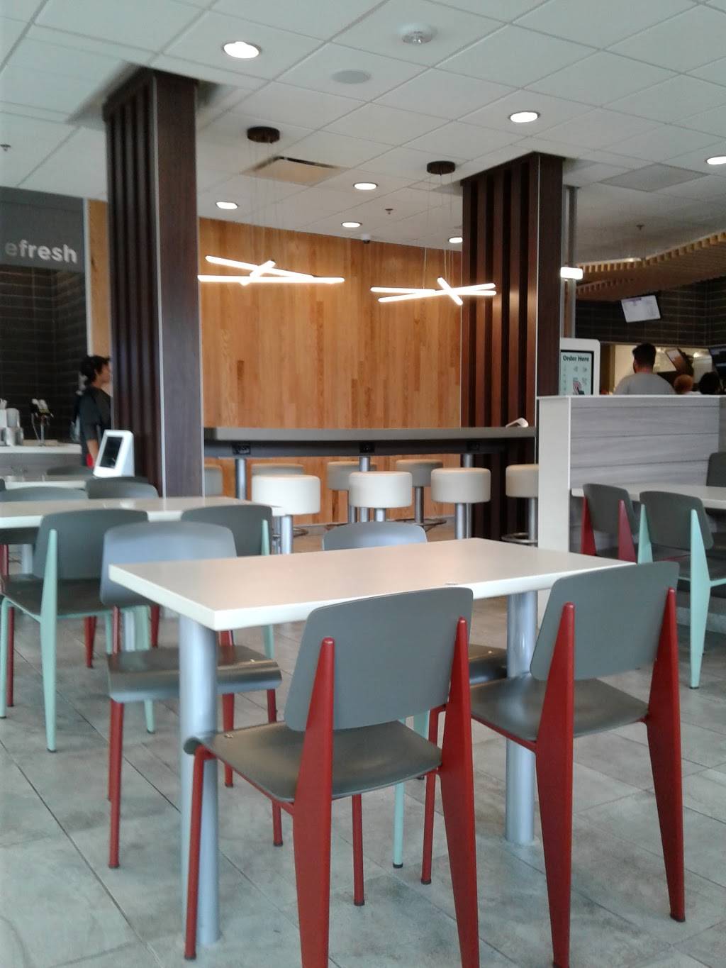 McDonalds | cafe | 1811 E Columbus Dr, East Chicago, IN 46312, USA | 2193983338 OR +1 219-398-3338