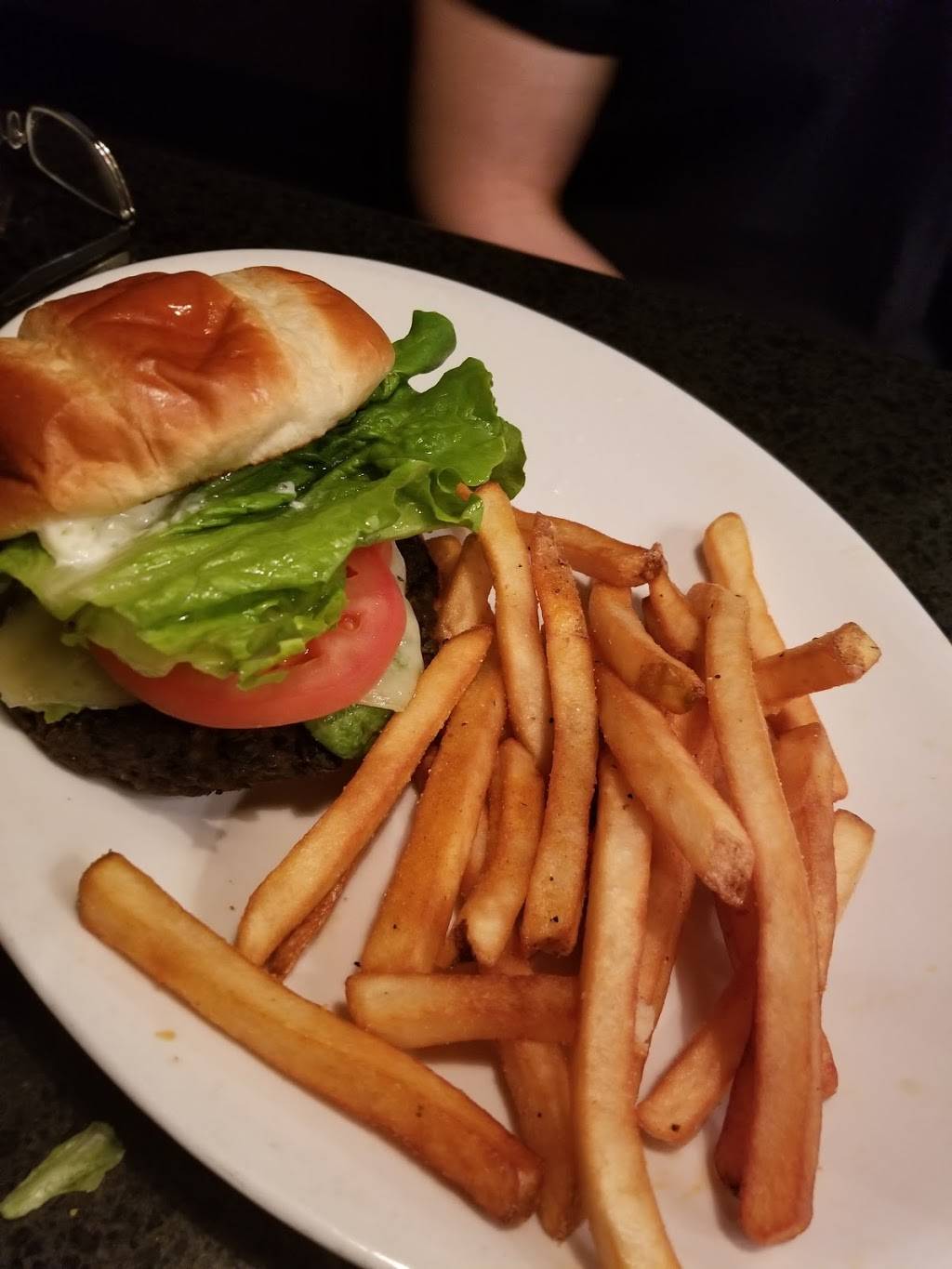 Georges Neighborhood Grill | restaurant | 6935 Lake Plaza Dr, Indianapolis, IN 46220, USA | 3175771600 OR +1 317-577-1600