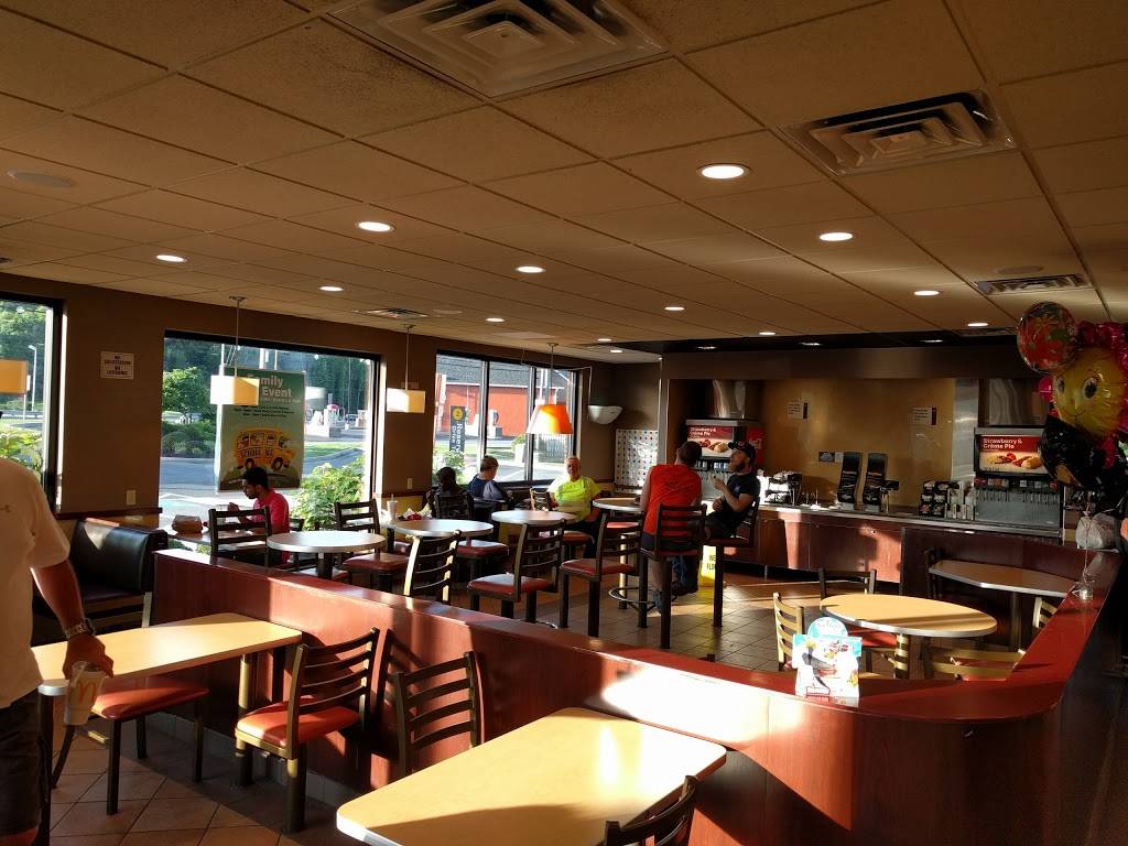 McDonalds | cafe | 2400 Pulaski Hwy, North East, MD 21901, USA | 4102878340 OR +1 410-287-8340