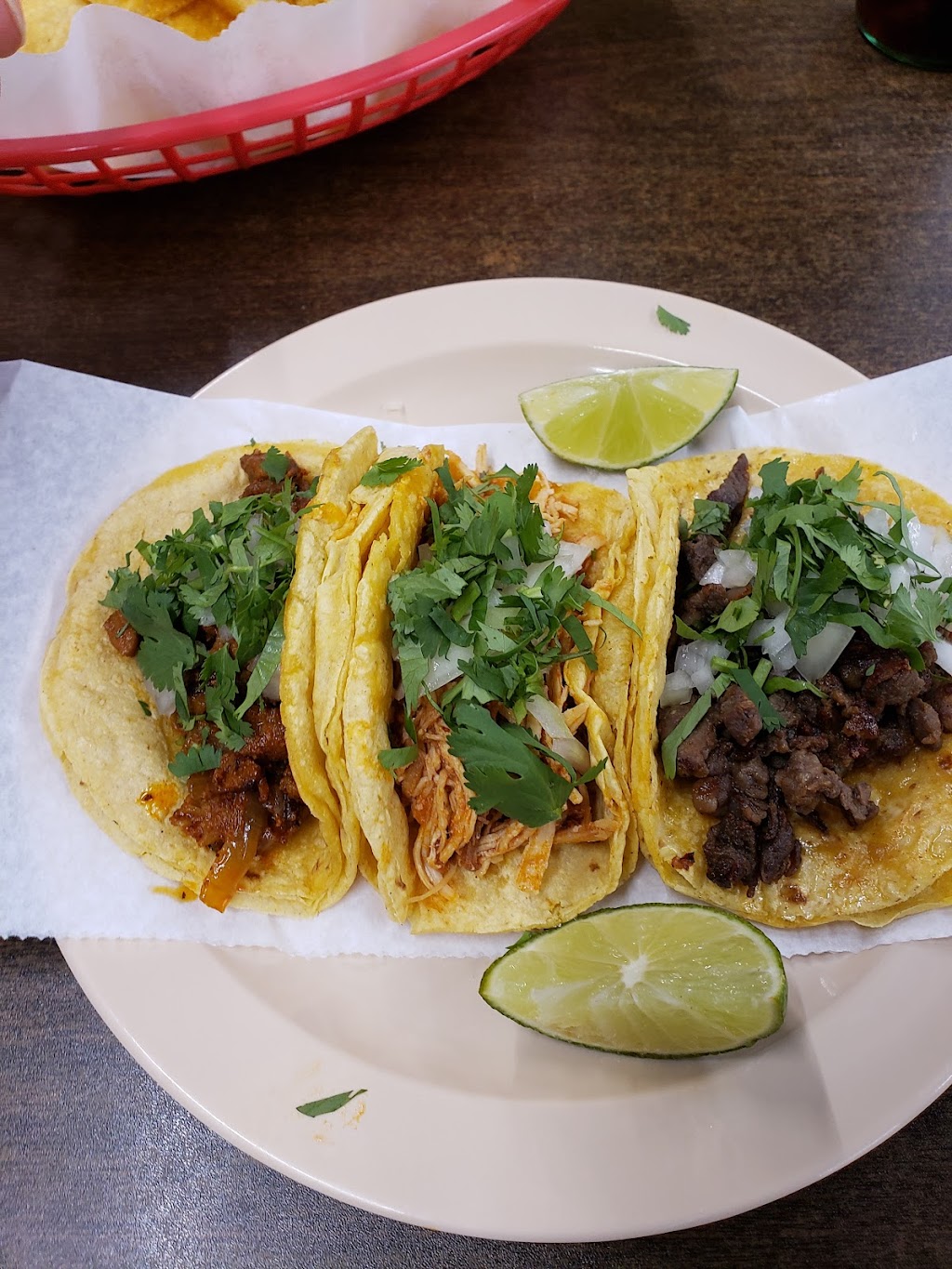 La Mexicana | restaurant | 1701 2nd St, Coralville, IA 52241, USA | 3193256509 OR +1 319-325-6509