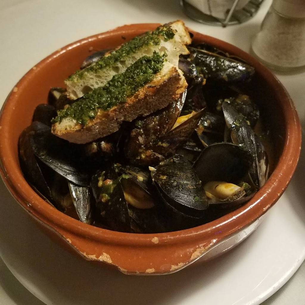 Moonstruck | restaurant | 7955 Oxford Ave, Philadelphia, PA 19111, USA | 2157256000 OR +1 215-725-6000