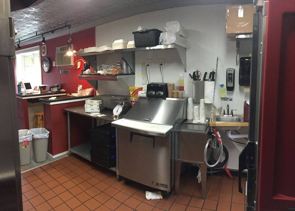 Sparks BBQ, Traverse City | restaurant | 201 E Front St, Traverse City, MI 49684, USA | 2316337800 OR +1 231-633-7800