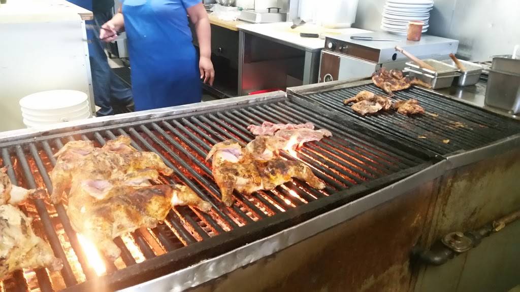 Surfin Chicken Grill | restaurant | 71 Via Pico Plaza, San Clemente, CA 92672, USA | 9494986603 OR +1 949-498-6603