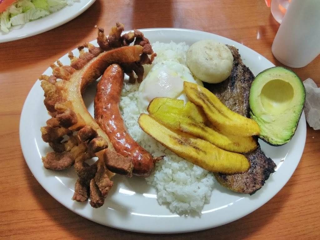 Fabios Chicken Restaurant | restaurant | 4805 N Front St, Philadelphia, PA 19120, USA | 2154571800 OR +1 215-457-1800