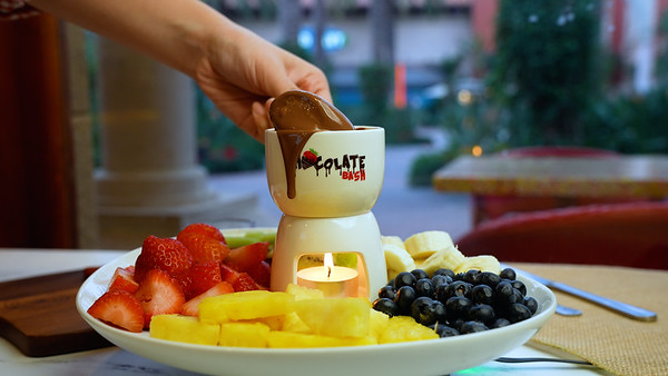 Chocolate Bash | restaurant | 352 W Valley Pkwy, Escondido, CA 92025, USA | 7609753476 OR +1 760-975-3476