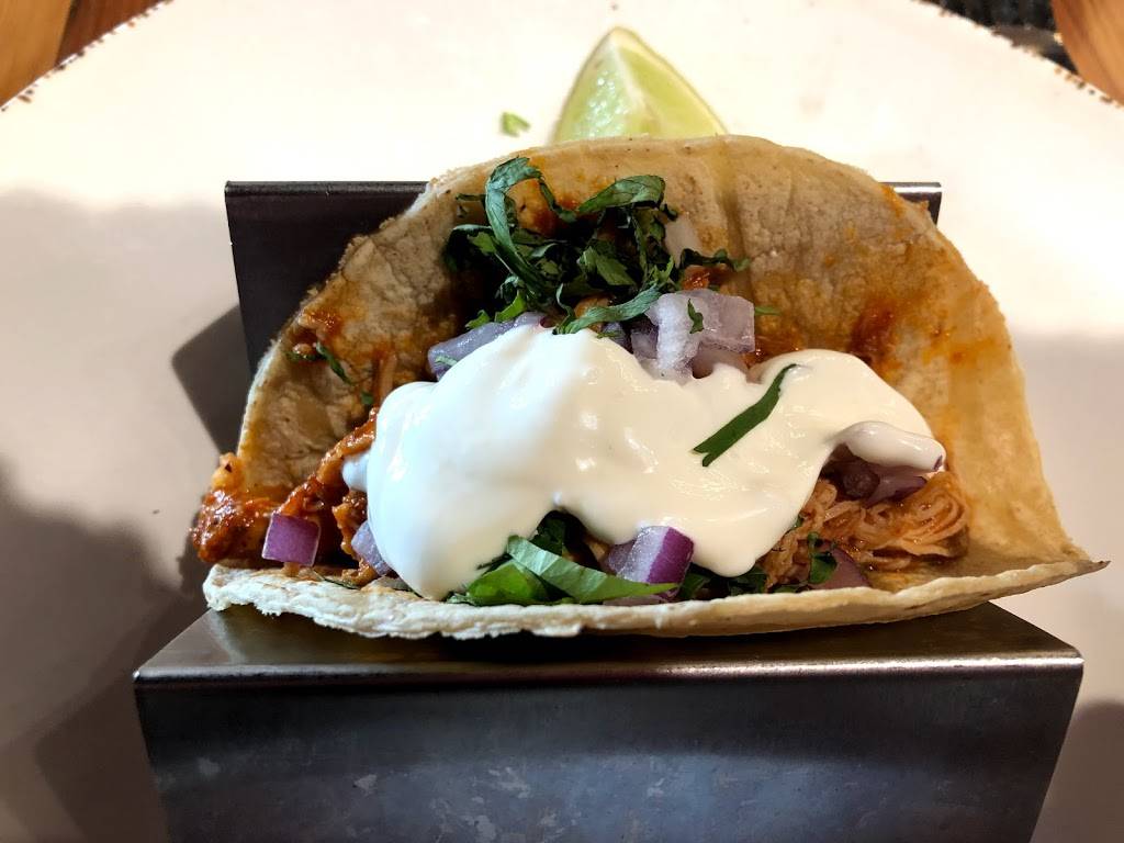 Fat Rosies Taco and Tequila Bar | restaurant | 47 E Chicago Ave, Naperville, IL 60540, USA | 6303280060 OR +1 630-328-0060