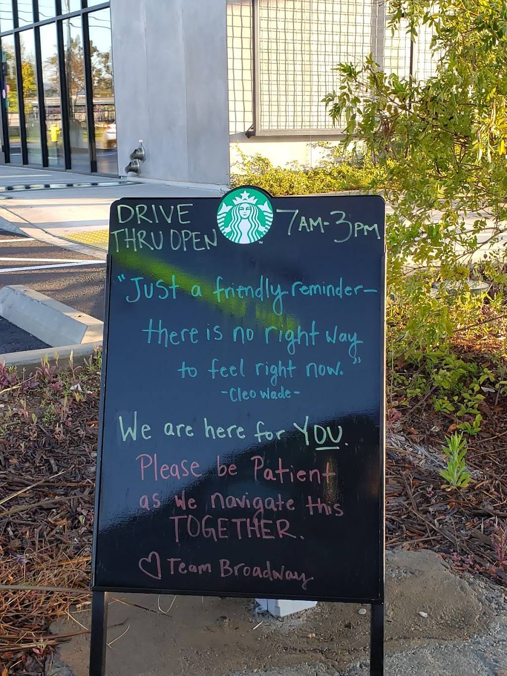Starbucks Drive Thru | cafe | 121 W Lincoln Ave, Escondido, CA 92026, USA | 7603176298 OR +1 760-317-6298