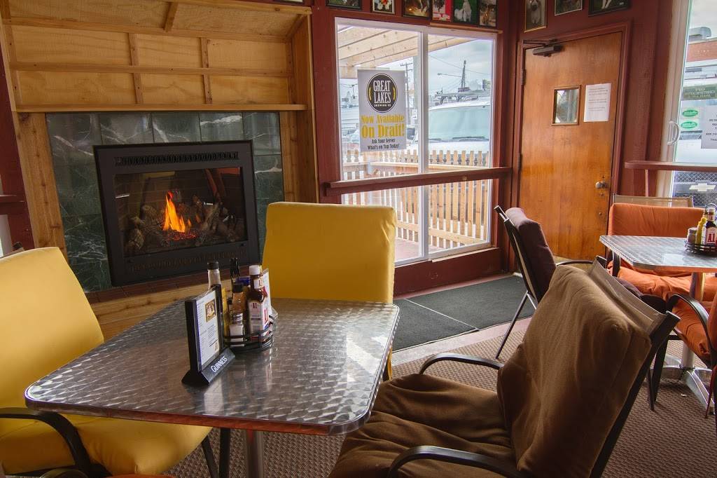 Stellas Black Dog Tavern | restaurant | 860 Fralick St, Plymouth, MI 48170, USA | 7342079656 OR +1 734-207-9656