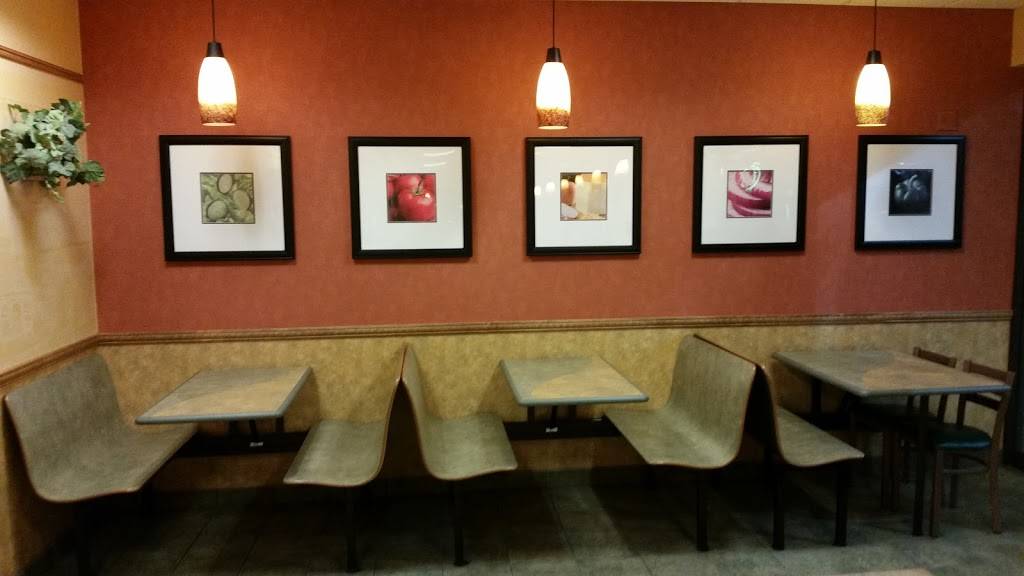 Subway | restaurant | 215 E Herrick Ave, Wellington, OH 44090, USA | 4406476402 OR +1 440-647-6402