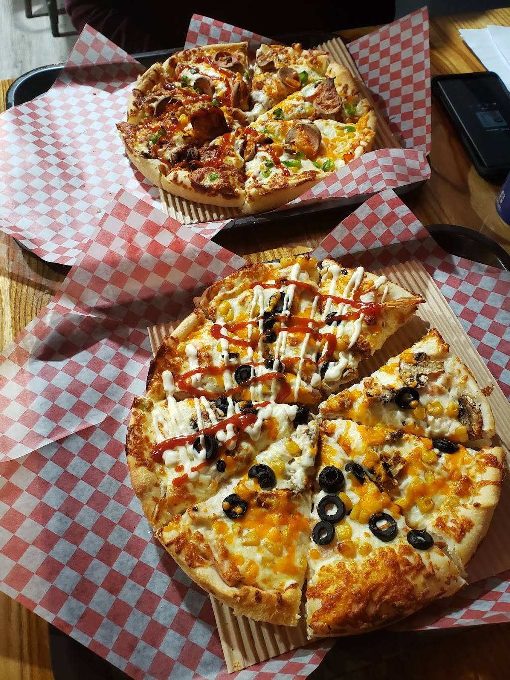 Pizza Shab | restaurant | 10133 Yonge St, Richmond Hill, ON L4C 1T5, Canada | 9052376443 OR +1 905-237-6443