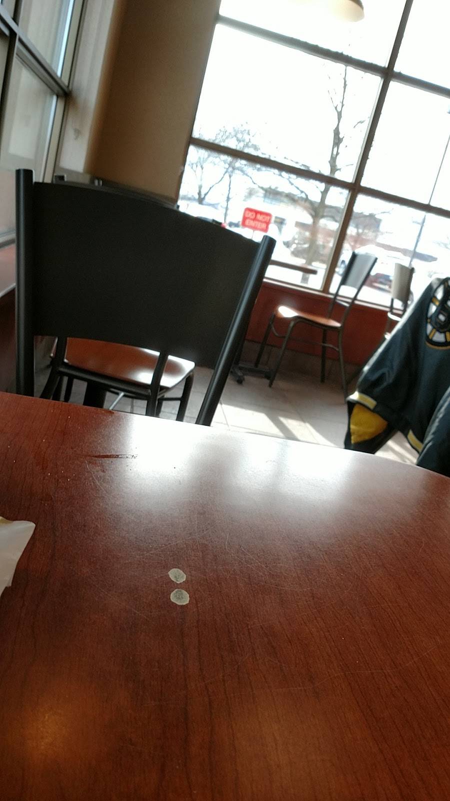 Wendys | restaurant | 6 Edgewater St, Kanata, ON K2L 1V8, Canada | 6138013914 OR +1 613-801-3914