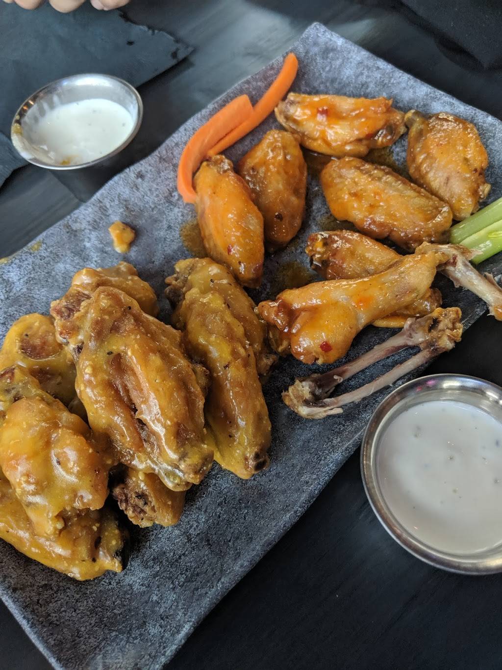 Tight Ends Sports Bar & Grill | restaurant | 524 S Seneca St, Wichita, KS 67213, USA | 3165002345 OR +1 316-500-2345