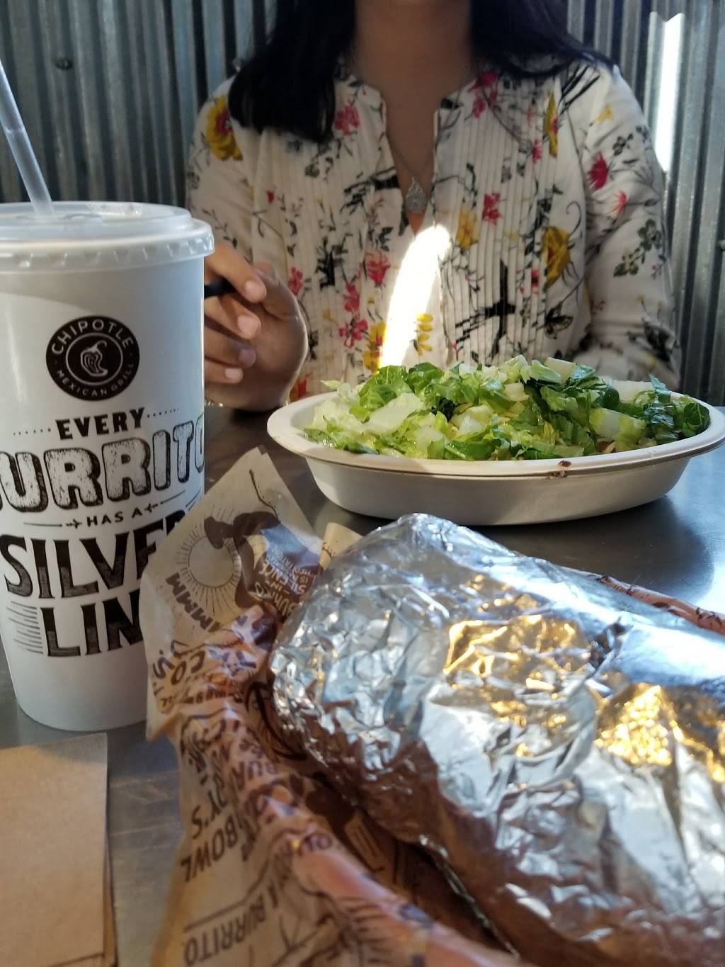 Chipotle Mexican Grill | restaurant | 815 University Dr, College Station, TX 77840, USA | 9792602282 OR +1 979-260-2282
