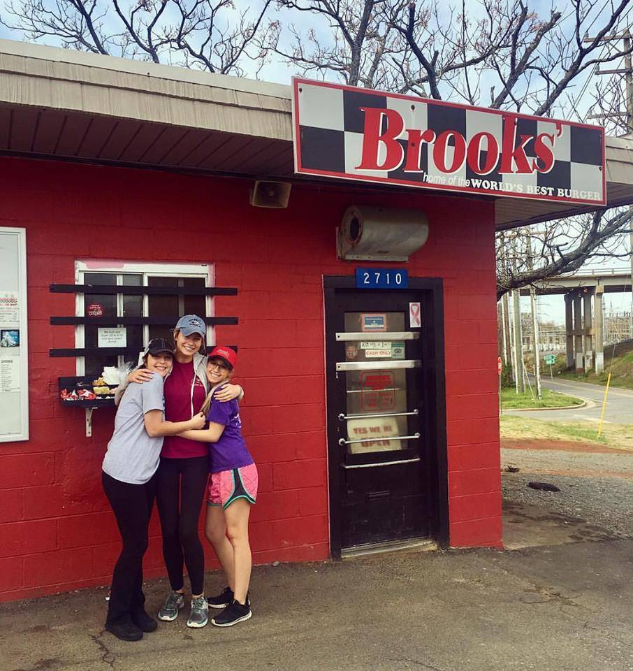 Brooks Sandwich House | meal takeaway | 2710 N Brevard St, Charlotte, NC 28205, USA | 7043757808 OR +1 704-375-7808